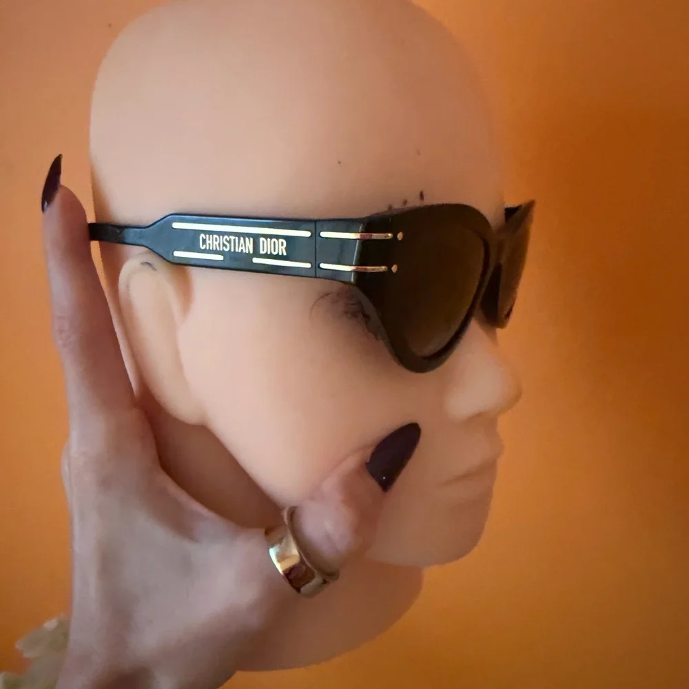 Black Dior cat Sunglasses - Picture 4 of 13